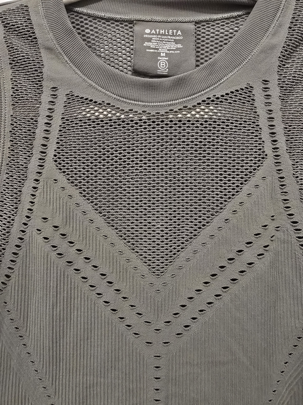 Athleta Oxygen Tank Top Medium Green Olive Seamless Mesh Performance Workout - Picture 3 of 10